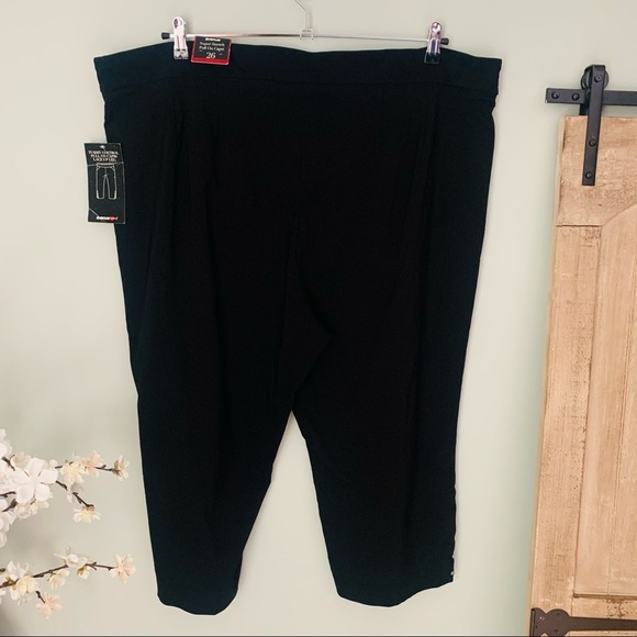 Avenue BLACK Super Stretch Pull On Capri NWT 26 - Picture 4 of 6